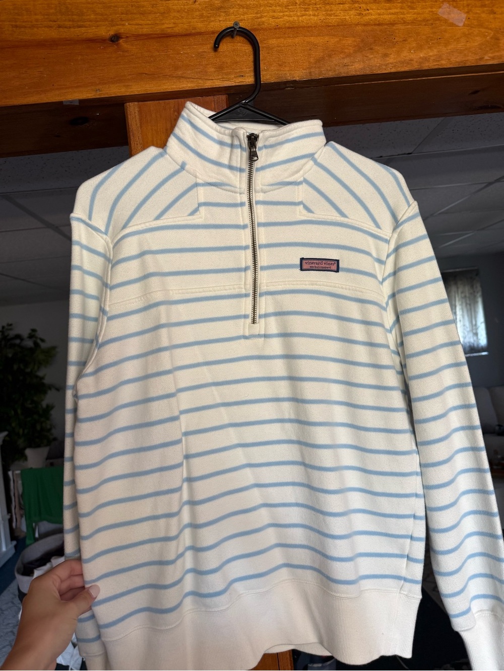 Vineyard vines size small blue and white striped quarter zip